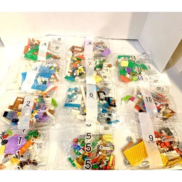 LEGO Friends Heartlake City Shopping Mall 42604 Building Toy Set (SEE PHOTOS)